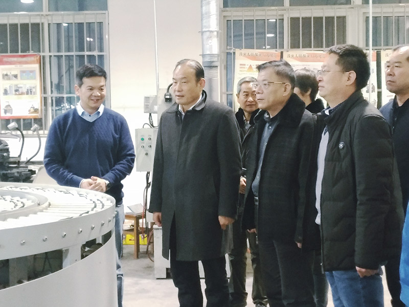 西安市政府领导莅临bbin宝盈带来节日问候 西安市政府领导莅临bbin宝盈带来节日问候